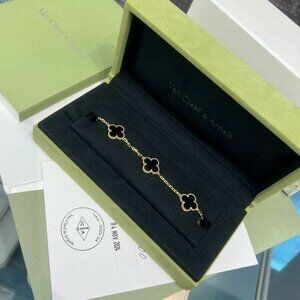 ✅  Authentic Van Cleef & Arpels fashion 18k bracelet
